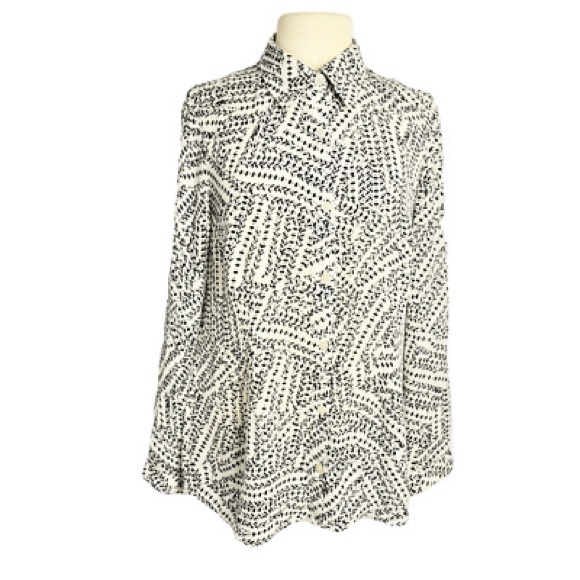 CABI • Black & White Stitch Print Split Back Top M - Picture 6 of 8